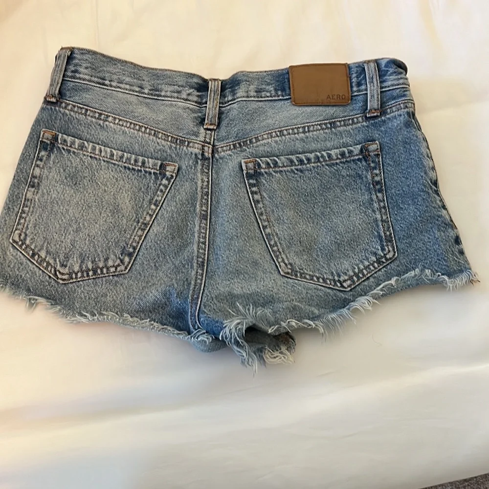 Aero cherry shorts Sz 6 - Picture 2 of 3